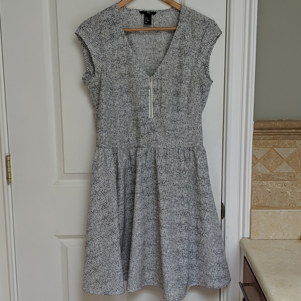 Super cute dress for the summer